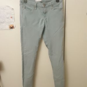 Light wash skinny jeans